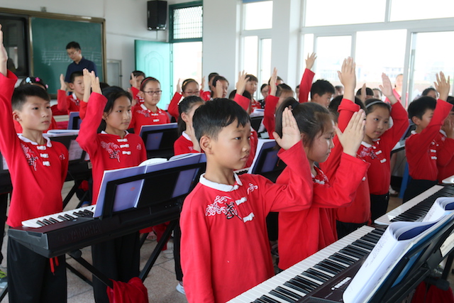 旋乐吧乐器牵手萧山三星小学爱心再回访在杭州举办