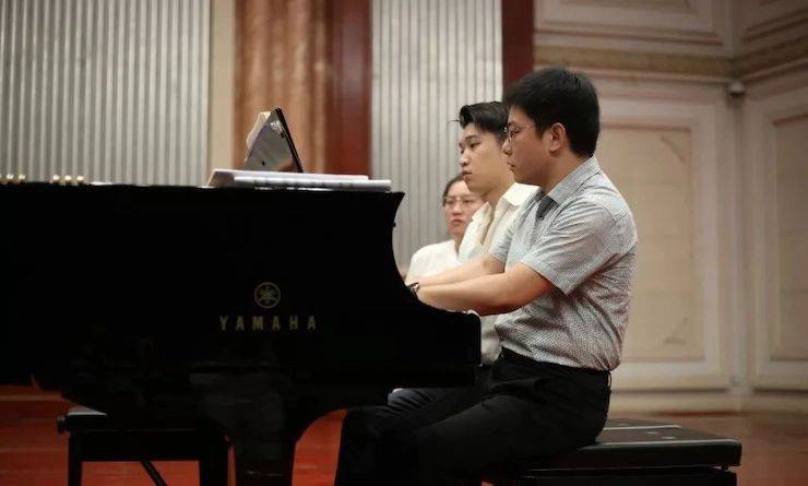 热烈：亍跋睬熘 音悦津门”钢琴重奏音乐会暨天津鲍蕙荞钢琴城开业庆典演出圆满成功！