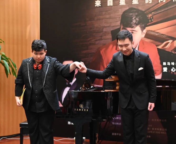 音乐双子星，点亮冬日激情！——旋乐吧未来艺术家刘明康爱心公益音乐沙龙