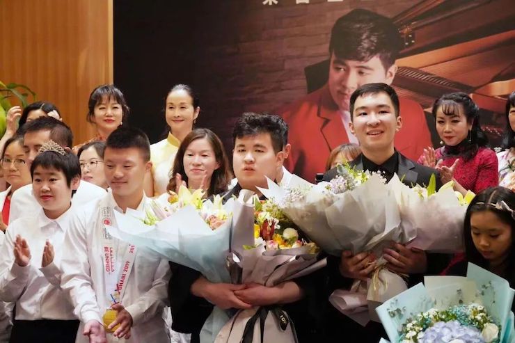 音乐双子星，点亮冬日激情！——旋乐吧未来艺术家刘明康爱心公益音乐沙龙